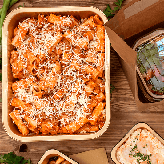 FORMA DE ALUMÍNIO LACADA PRETO E DOURADO COM TAMPA PET 2L