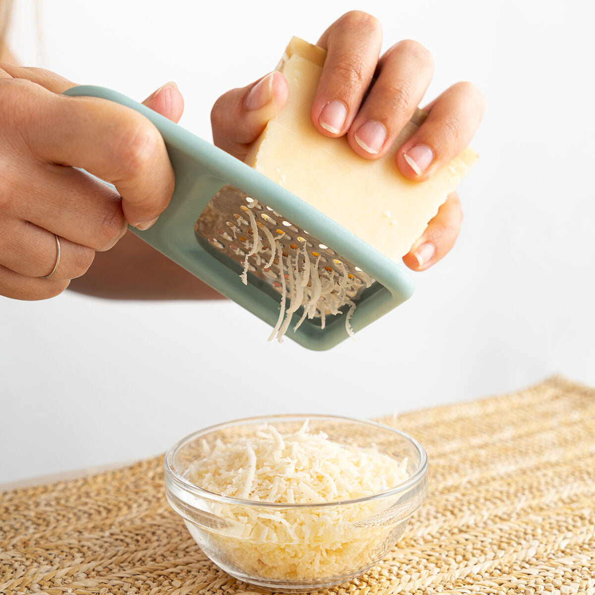 V4H9AF3385A7EA41643E1B5B37184BE4C1BR5280878P6