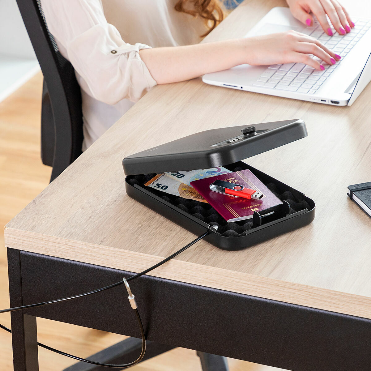 V9H0DE5EBDACA62BB0073779C99ABB8F677R5235393P1